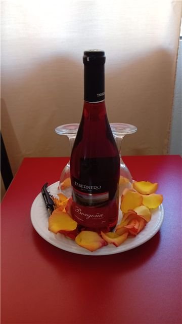 Detalle de una botella preparada para una ocasión especial